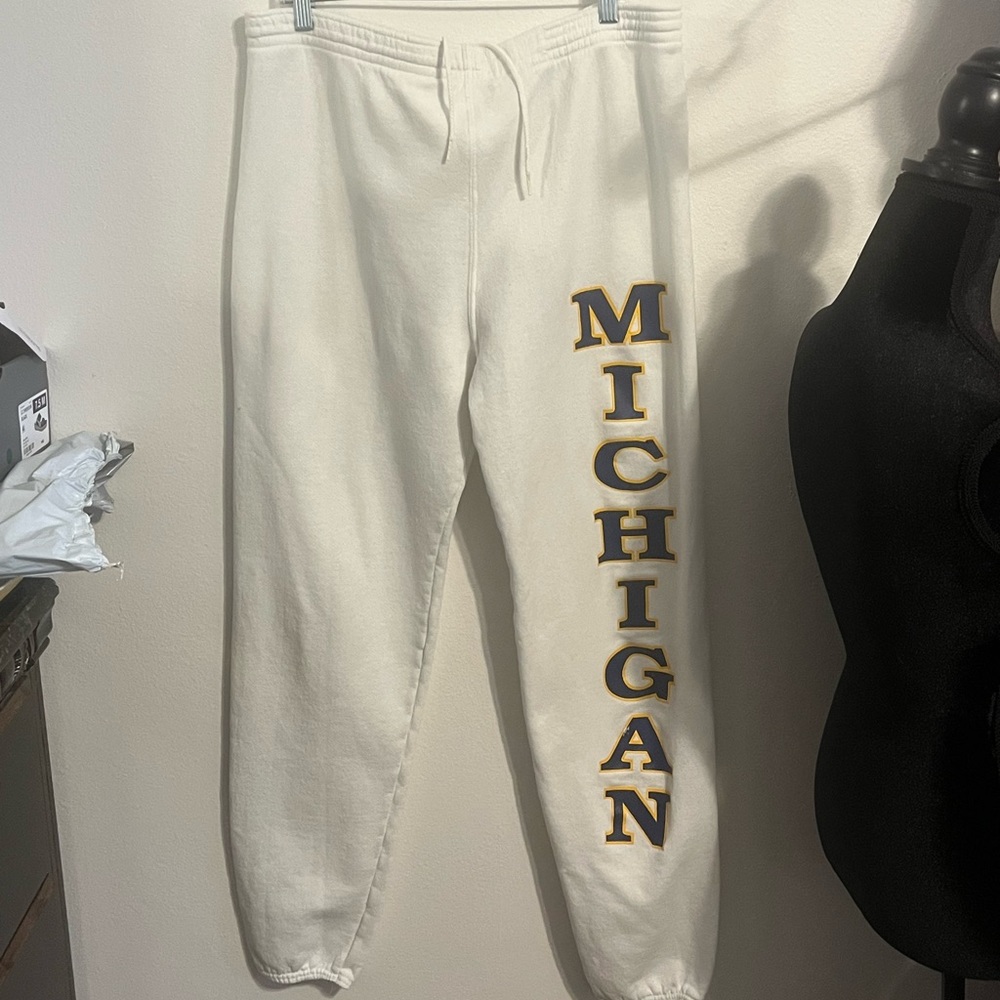 Vintage 80’s Michigan Wolverines Sweatpants by Soffe size XL Made in the USA